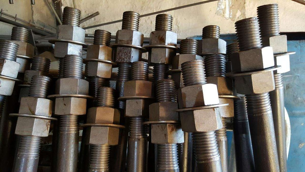 Pernos de anclaje fabricados con tuercas y golillas