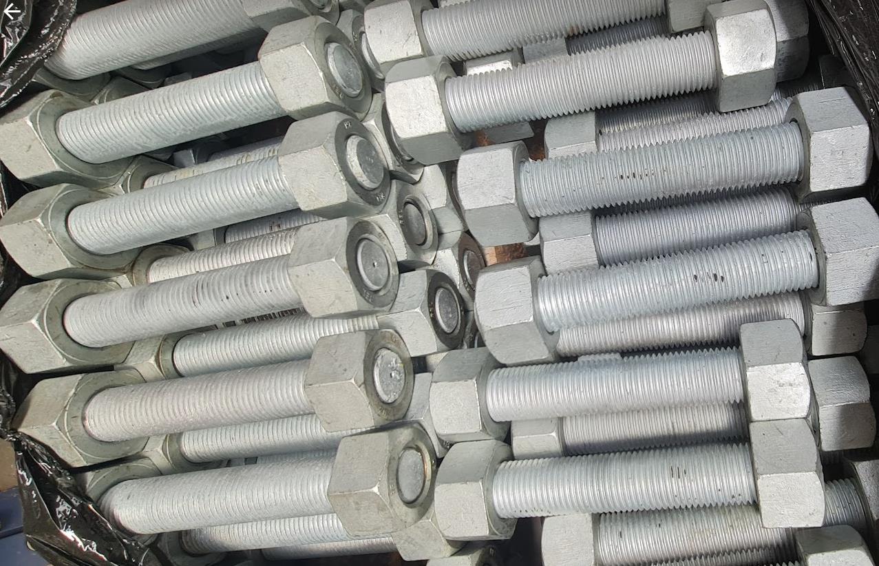 Soportes de piping fabricados en acero